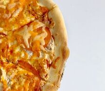 Пицца Сырная с курицей