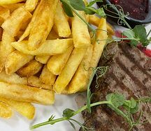 Филе говяжье с клюквенным соусом