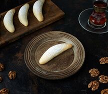 Банан и грецкий орех