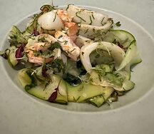 Кальмар с цукини и мятым картофелем