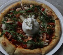 Пицца от шеф-повара с морепродуктами