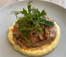 Бефстроганов с картофельным пюре