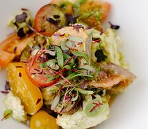 Свежие томаты с моцареллой