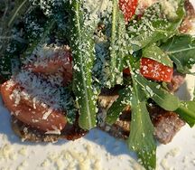 Тальята из говядины с рукколой и пармезаном