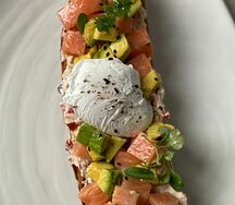 Брускетта с лососем