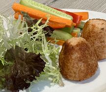 Фишболы с овощными стиками