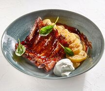 Ребрышки с картофелем и соусом барбекю