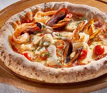 Пицца с фаршированным бортом с морепродуктами