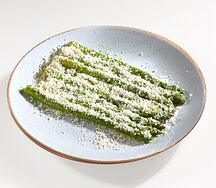 Спаржа с пармезаном