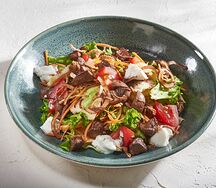 Салат с куриной печенью и творожным сыром