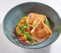 Кордон блю с грибными соусом и картофелем