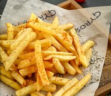 Картофель фри с соусом