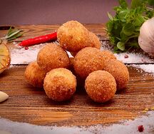 Сырные шарики с соусом (7 шт)