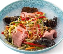 Салат с сочным ростбифом