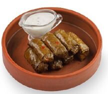Долма с бараниной и мятным мацони