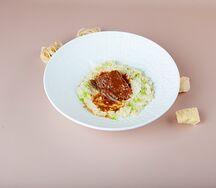 Телячья щека с пастой орзо
