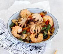 Ширатаки с осьминогом и креветками