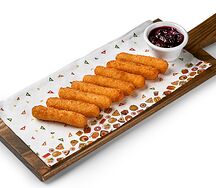 Сырные палочки с вишневым конфитюром