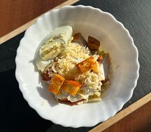 Салат Цезарь с курицей
