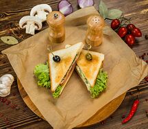 Сэндвич с ветчиной и сыром