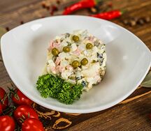 Салат Оливье с ветчиной