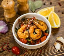 Вок с креветкой