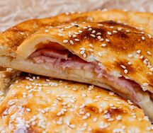 Пирог с ветчиной и сыром