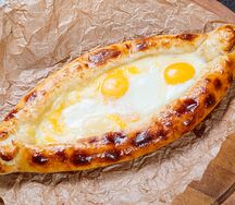 Хачапури по-аджарски (2 яйца)