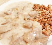 Гречка с курицей в сливочном соусе 
