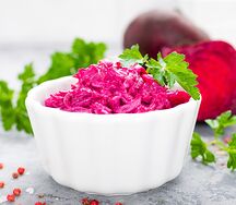 Салат свекла с чесноком