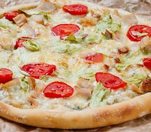 Пицца Цезарь с курицей