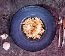 Паста с курицей и грибами