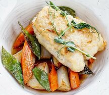 Треска с овощами и устричным соусом