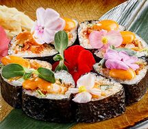 Ролл с маринованной креветкой кранч