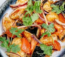 Салат из баклажанов с помидорами и луком
