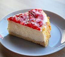 Чизкейк клубничный порция