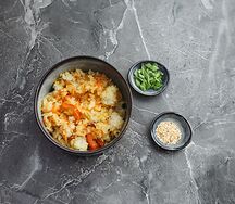 Жареный рис с овощами