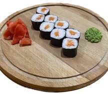 Роллы маленькие с лососем