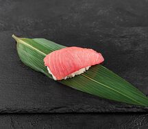 Нигири с тунцом