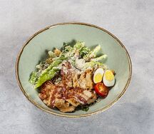 Салат Цезарь с курочкой