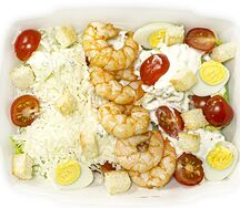 Салат Цезарь с креветками
