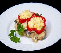 Стейк cвинoй запечённый с еврейской закуской