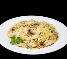 Паста с курицей и грибами