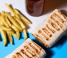 Комбо шаурма с кюфтой, фри и морс