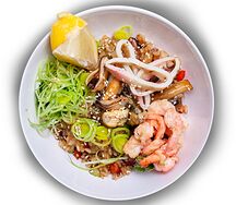 Острый тайский рис с морепродуктами