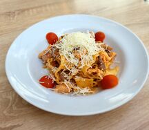 Паста Феттуччине с мясным ассорти