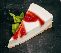 Чизкейк New York с клубникой