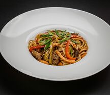 Лапша удон с говядиной