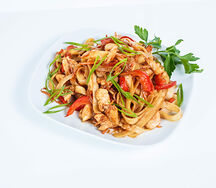 Wok соба с курицей