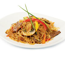 Wok фунчоза с говядиной